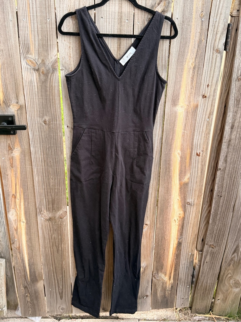WVN. jumpsuit Black V-Neck Sleeveless Jumpsuit Size Small